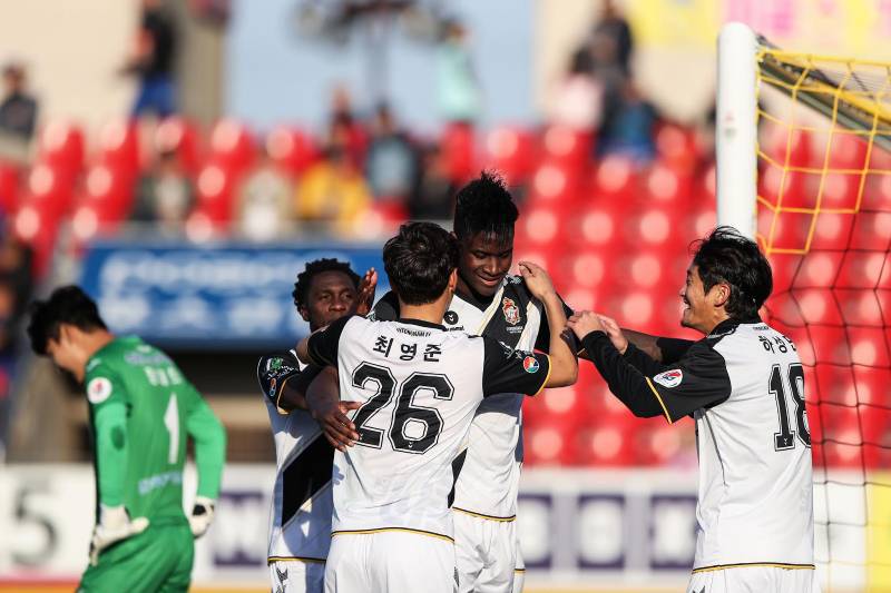 Soi kèo bóng đá Gyeongnam vs Jeonnam Dragons – Hạng 2 Hàn Quốc – 10/05/2020